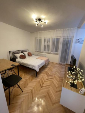 Charming Central Studio
